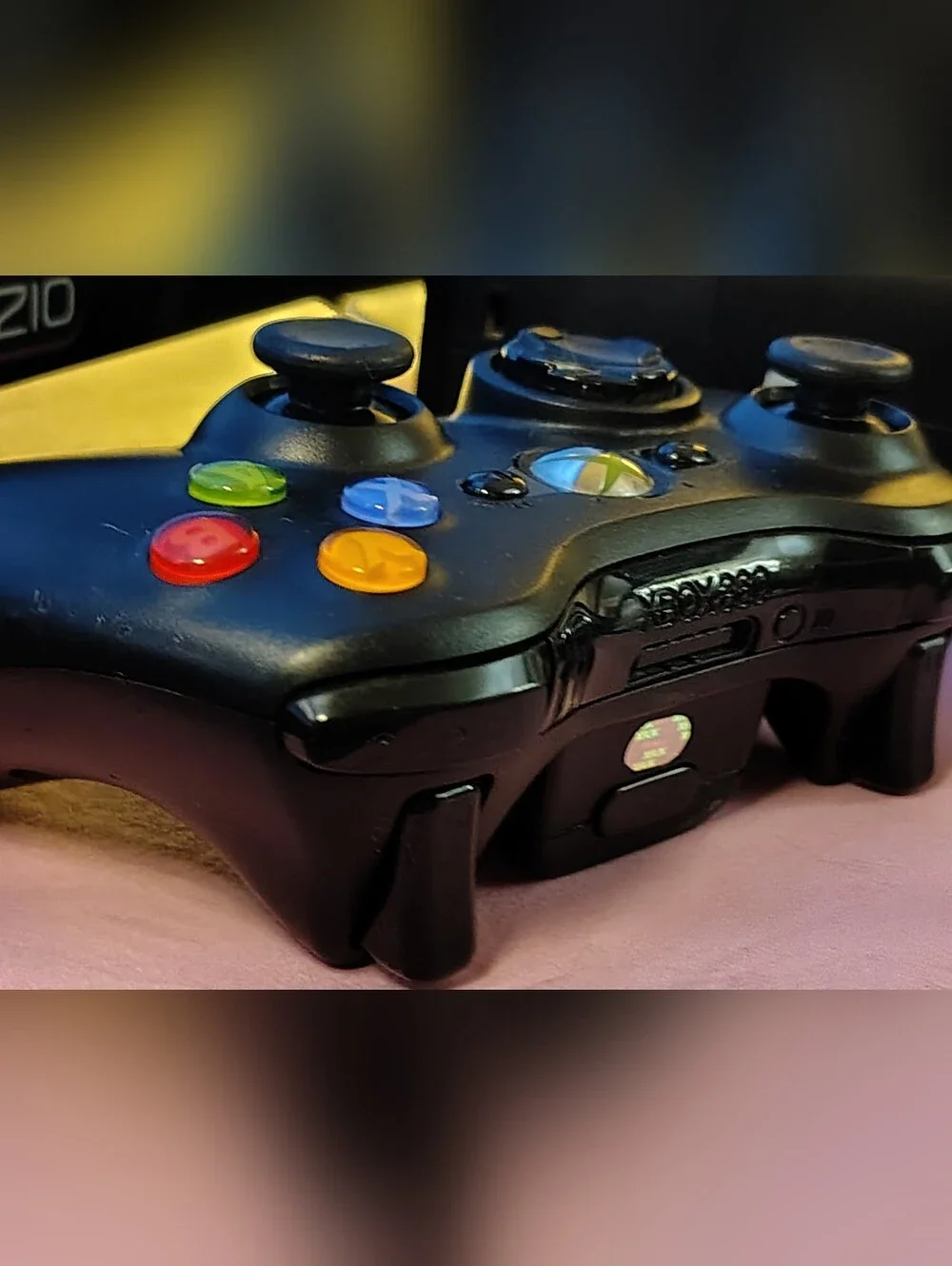 Microsoft Xbox 360 Console Bundle with Wireless Controller and Cords